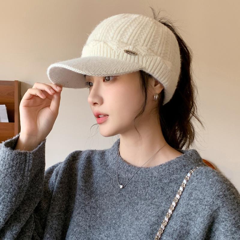 New Winter Plush Ear Protecting Peaked Cap for Women Korean Style Versatile Empty Top Ponytail Warm Baseball Hat