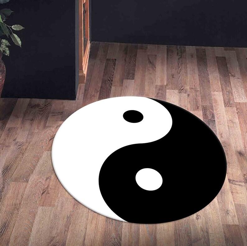 Yin Yang Symbol Round Rug Vivid Printed Circle Carpet Black and White Color Carpet Vinyl Record CD Shaped Carpet
