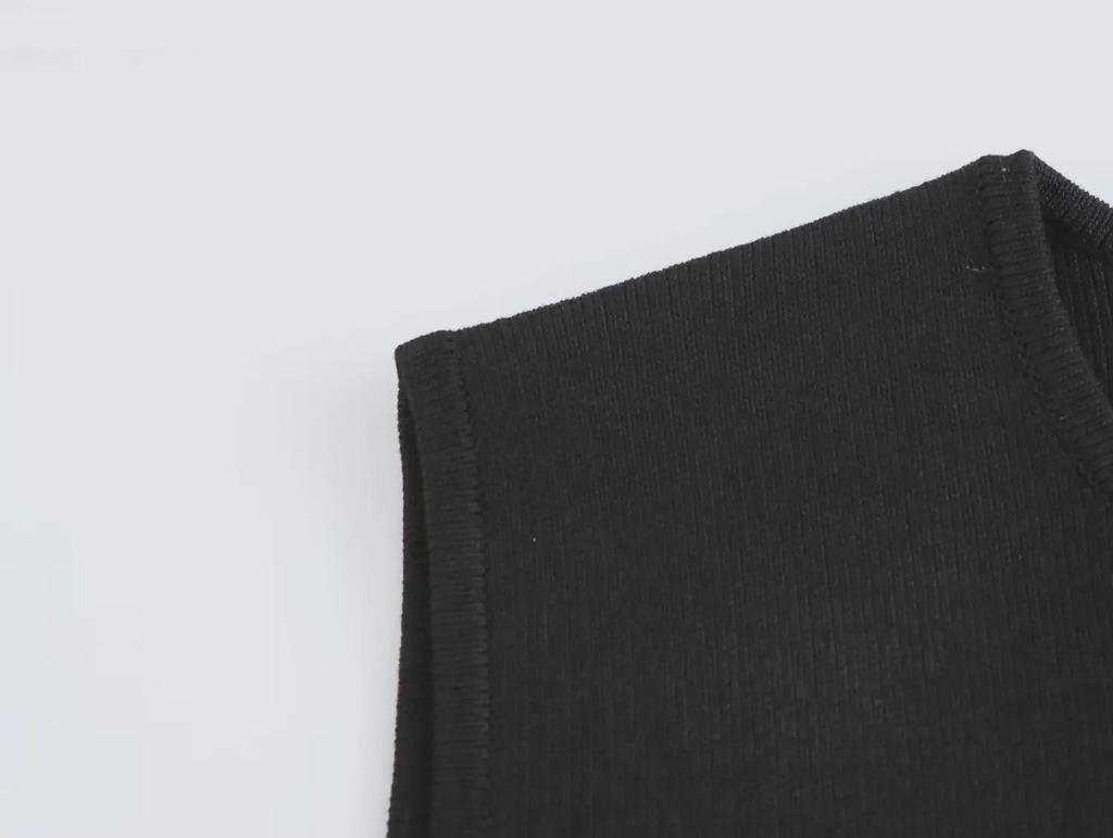 Женский трикотажный комплект из жилета без рукавов и прямых брюк