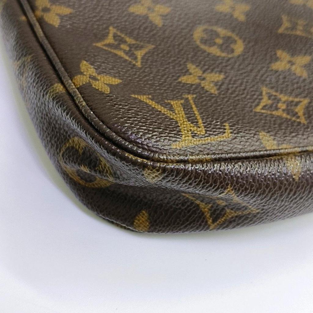 [Pre-Owned] Pochette Monogram Zip Closure PVC Handbag - Good #15U3FT1