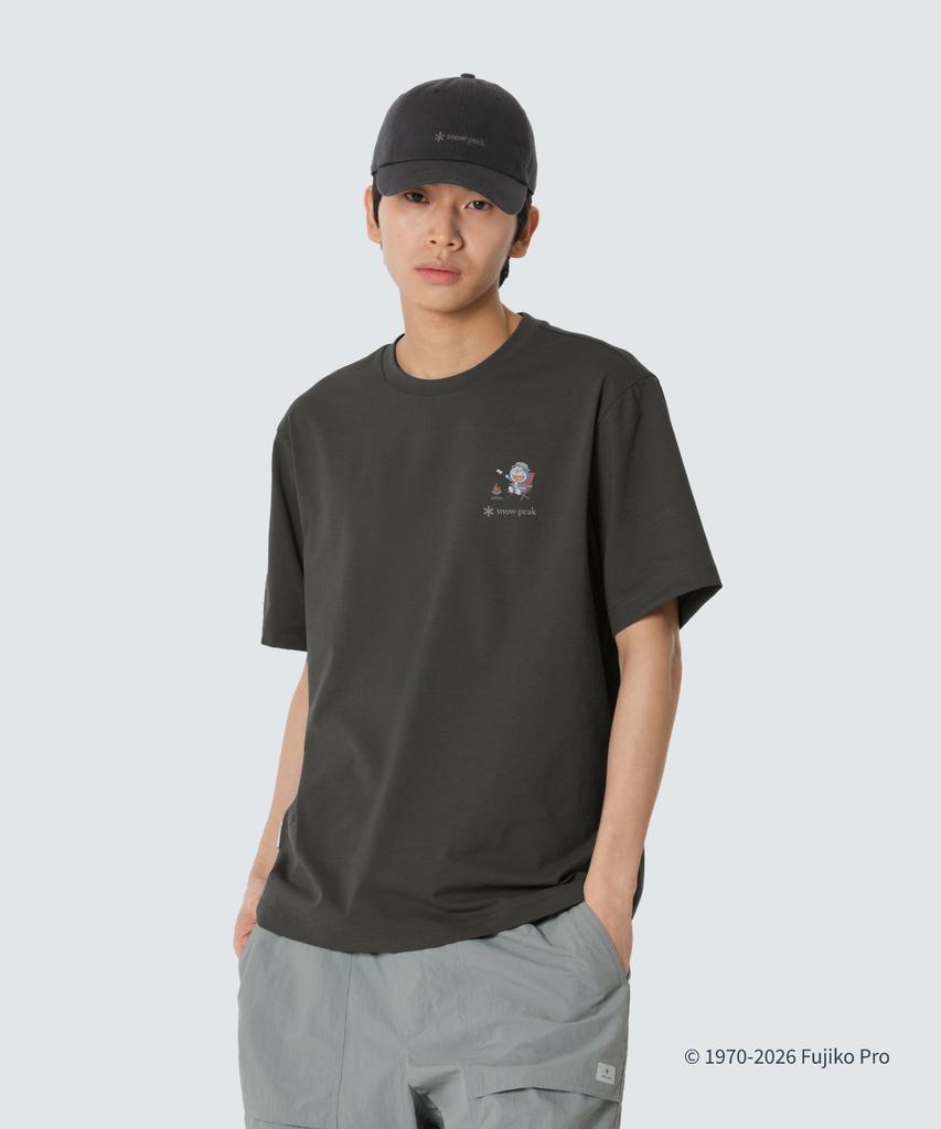SNOWPEAK APPAREL [Snow Peak | Doraemon] Campfire Short Sleeve T-Shirt (S26Mufts95) Dark Khaki