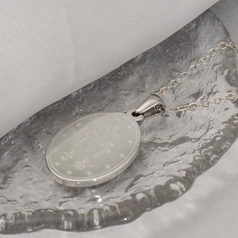 2025 Новые аксессуары Стильное простое ожерелье из титановой стали Овальный кулон Ожерелье Аксессуары