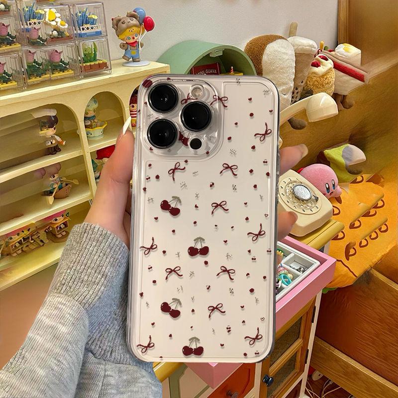 Мягкий чехол «Цветущая сакура» для моделей Apple 16 Pro Max, 14, 15 и 16