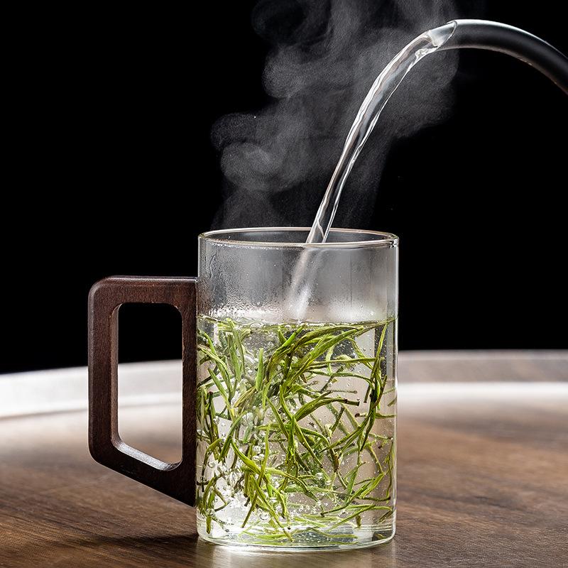 Heat Resistant 100ml Glass Mug with Walnut Handle for Coffee Tea Hot and Cold Drinks Suitable for Home Office Breaks 1/2pcs