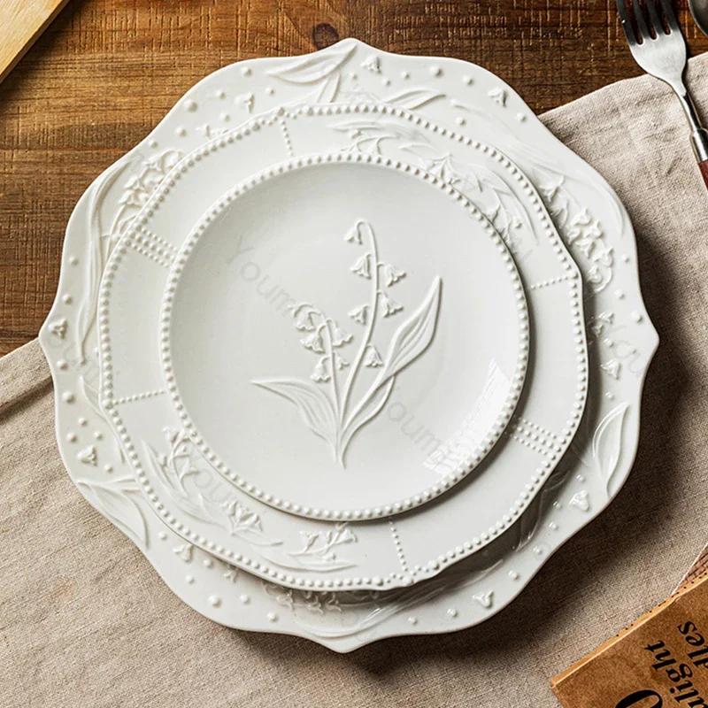 Легкая роскошная рельефная керамическая тарелка, высококачественные французские тарелки для пасты, бытовая тарелка для десерта к чаю, изысканная столовая посуда