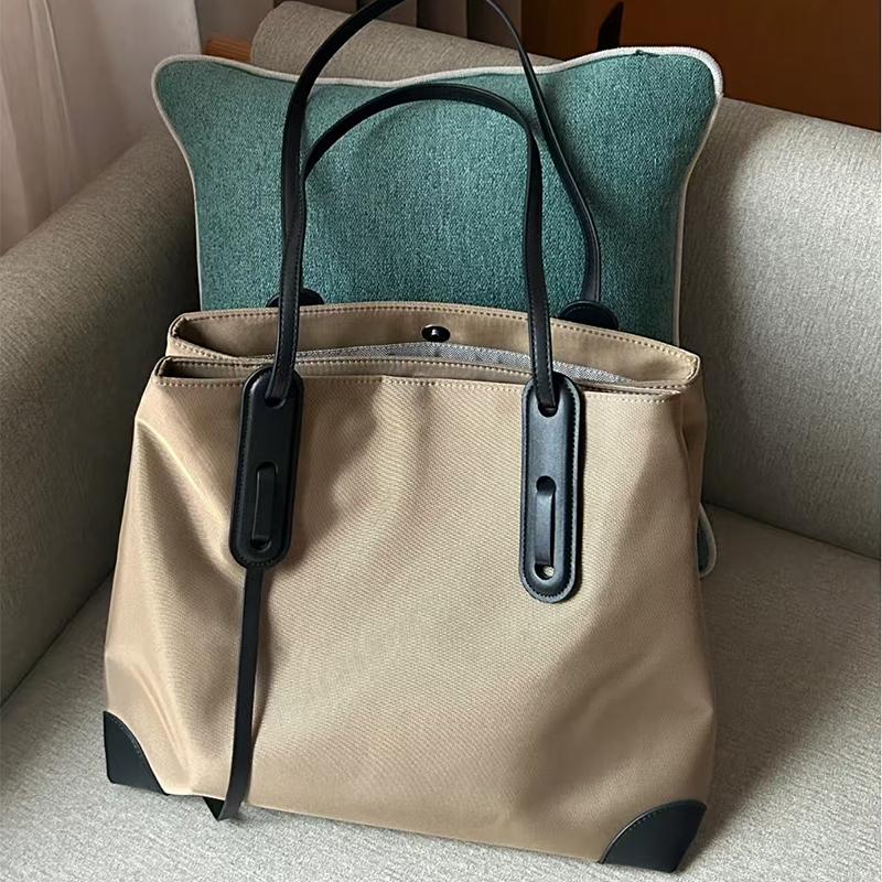 Fashion Nylon Tote Bag Women Large Capacity Handbag With Magnetic Buckle Design Multiple Compartments Inside Casual Shoulder Bag
