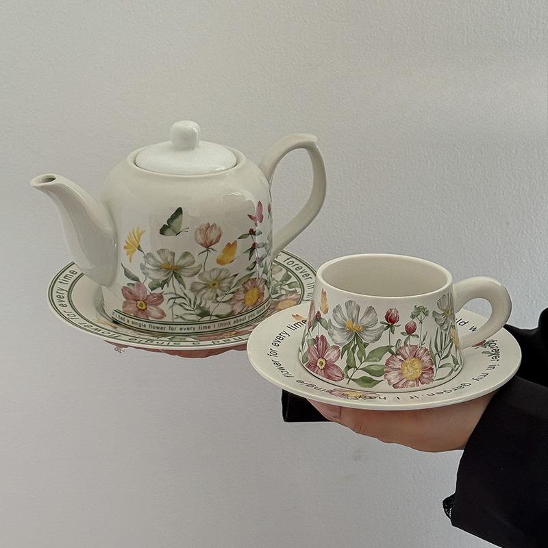 Набор кофейных чашек Кофейная чашка Блюдце Чашка для воды Легкая роскошь и Высококлассное ощущение Кружка Высокий уровень внешнего вида Керамический сувенир Послеобеденный чай