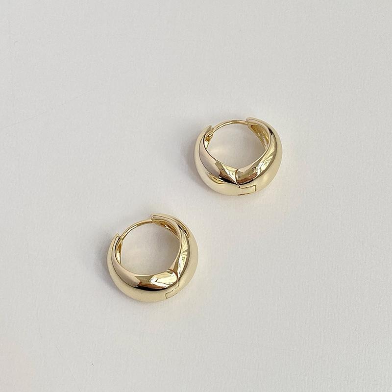 Серьга-гвоздик в виде капли Женский нишевый дизайн Легкая роскошь Чувство зрелости Темперамент Простая Французская Мода Круг Ins Стиль Серьги Гвоздики Универсальные Повседневная Носка