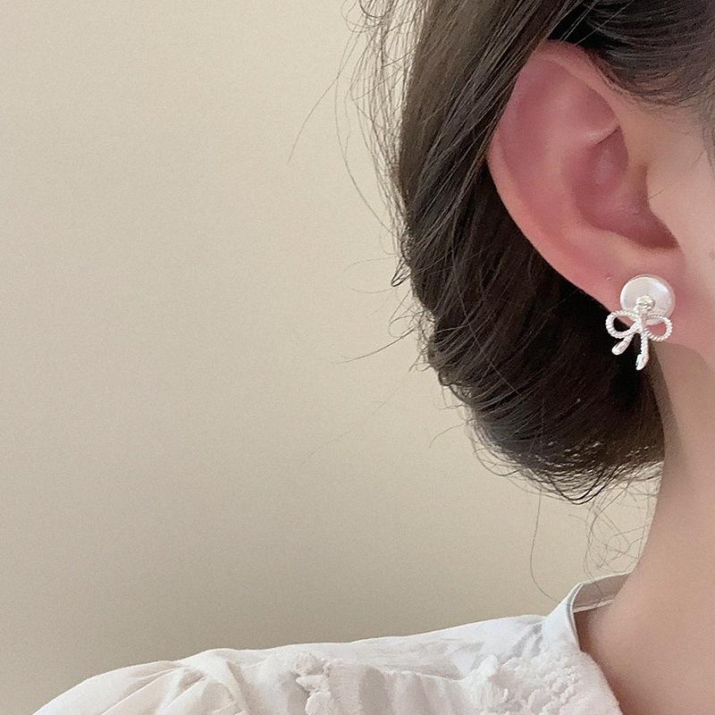 Sweet And Cool Style Pearl Bow Stud Earrings Female Niche Design Sense Simple, Sweet And Exquisite Fashion Versatile Earrings