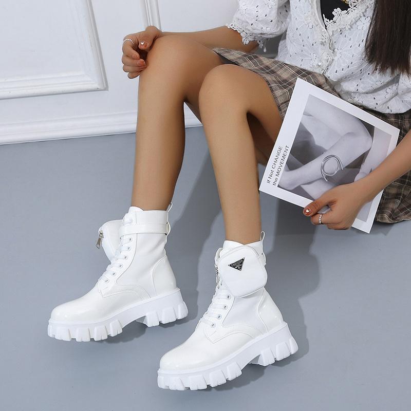 Женская модная обувь, черные мотоциклетные ботинки «Мартенс» на платформе в стиле панк, туфли на массивном каблуке со шнуровкой и пряжкой, карманы, туфли из искусственной кожи