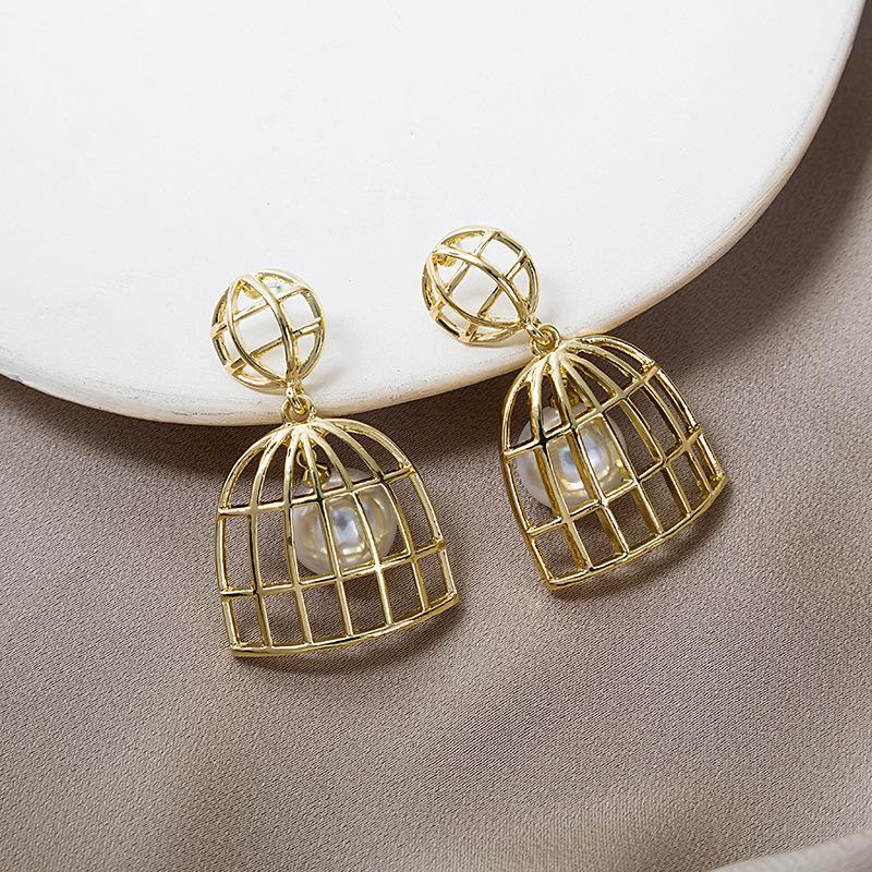 European and American hot-selling super flash earrings collection, exquisite full diamond Internet celebrity fringed pearl flower stud earrings