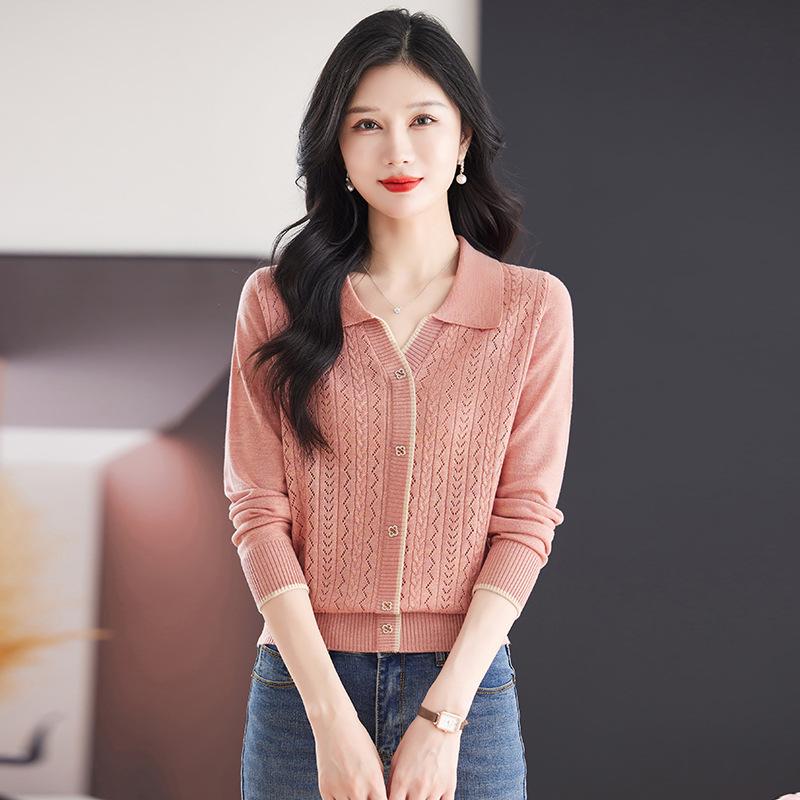 Кашемировый кардиган приталенного силуэта 2025: Отложной воротник, однобортный жаккардовый трикотаж - модный и универсальный топ