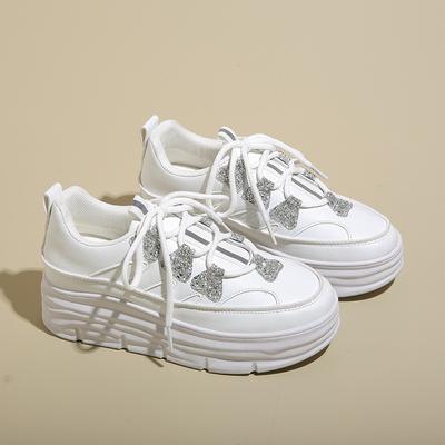 2024 Женские кроссовки на платформе Высококачественные повседневные туфли из вулканизированной стали с пайетками Модные дышащие белые туфли на плоской подошве, увеличивающие рост