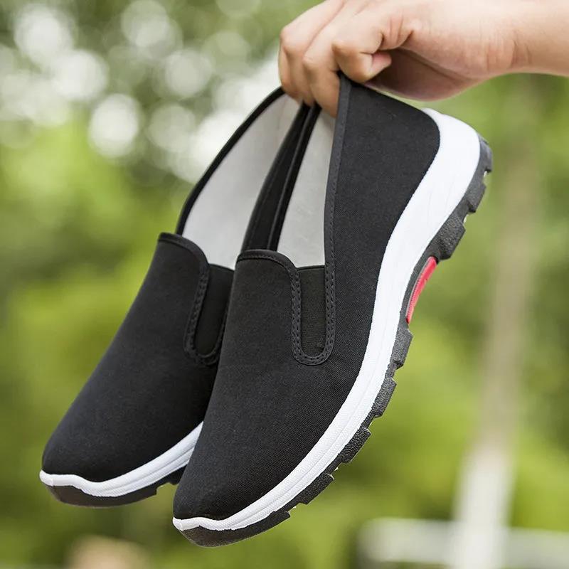 Старые пекинские матерчатые туфли мужские рабочие туфли износостойкие рабочие грязеотталкивающие повседневные туфли с одной педалью черные матерчатые туфли на мягкой подошве папины туфли