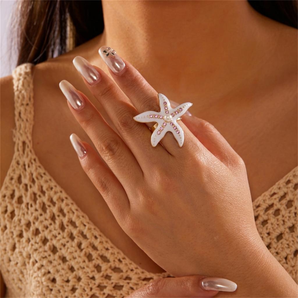 Mermaidcore White Enamel Starfish Ring for Women Pink Rhinestone Chunky Cocktail Ring Dopamine Summer Beach Jewelry Gift