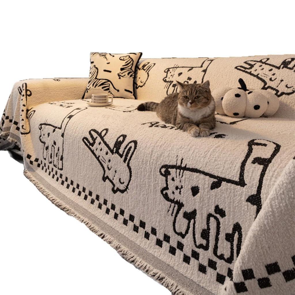 Плюшевый нескользящий кремовый чехол на диван на все четыре сезона