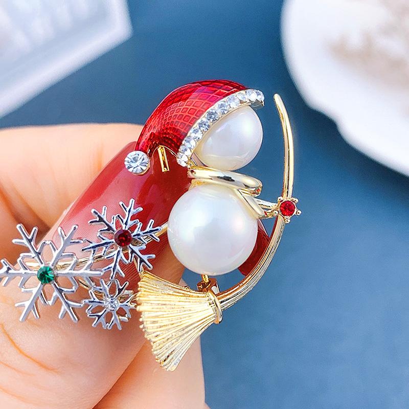 1PC Cute Rhinestone Skiing Snowflake Broom Christmas Snowman Brooches Shining Exquisite