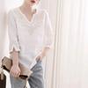 Летняя рубашка из хлопка и льна с V-образным вырезом и вышивкой для женщин с нишевым дизайном, легкая белая рубашка свободного кроя с семью рукавами для женщин