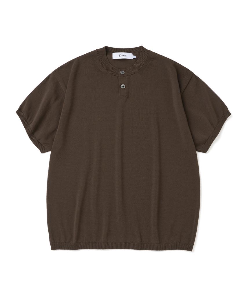 KNITTED Shellon Cooling Single Crop Henley Neck Knit Brown