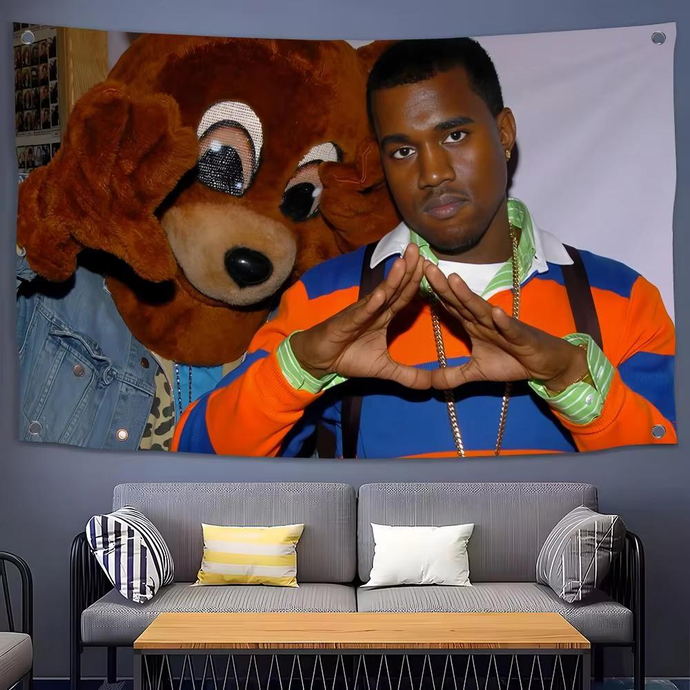 Канье Уэст Медведь College Dropout Рэпер Флаг Гобелен Постер Баннер Идеально для Бара Пивной Дом Общежитие Мужская Берлога Декор