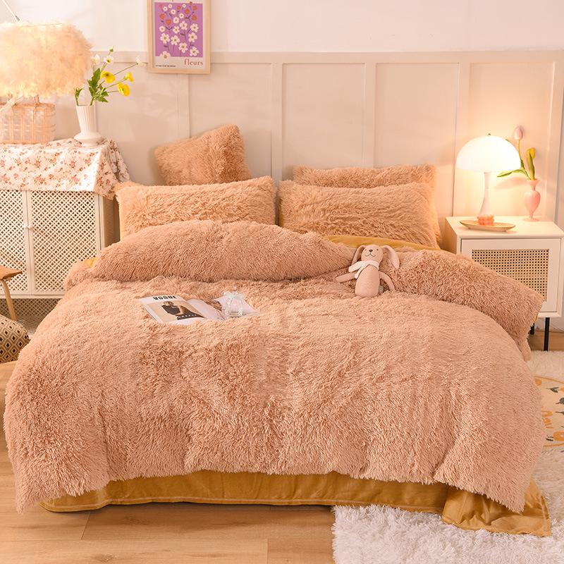 "Mink Velvet Plush Winter Bed Set: Four-Piece Solid Color Quilt Cover"
