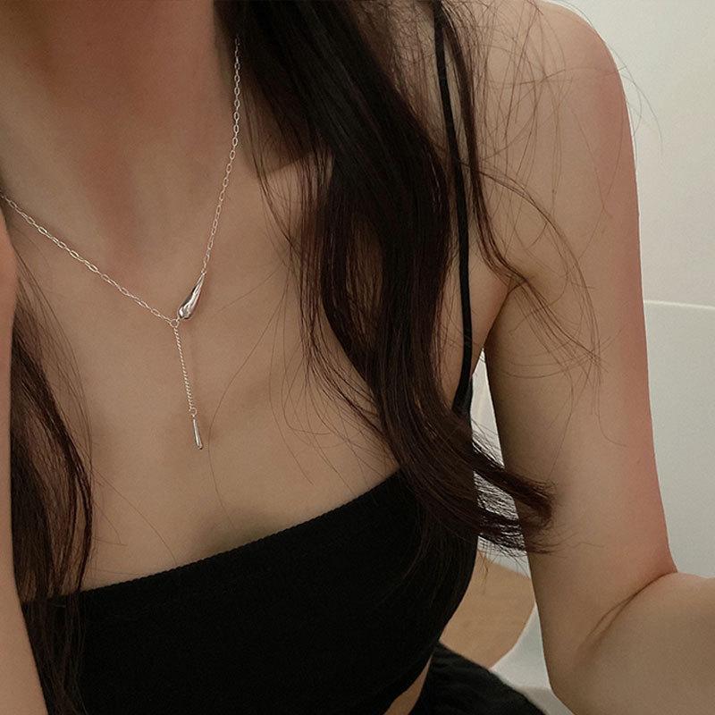 Легкая роскошь квадратная ракушка ожерелье женское летнее чувство дизайна простая цепочка на ключицу холодный ветер с украшениями