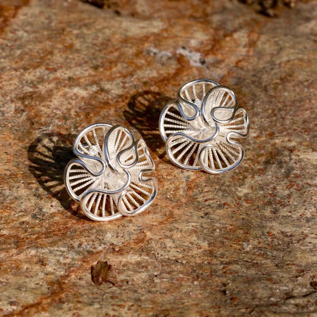 Delicate Irregular Flower Stud Piercing Earrings For Women French Fashion New Jewelry Accessories Gift Party Daily