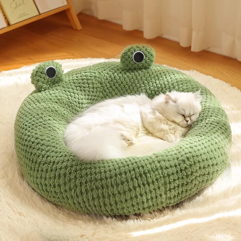 Frog-Shaped Plush Pet Bed, Cozy Green & White Cat & Small Dog Sofa, Warm High-Quality Polyester Nest for Kittens
