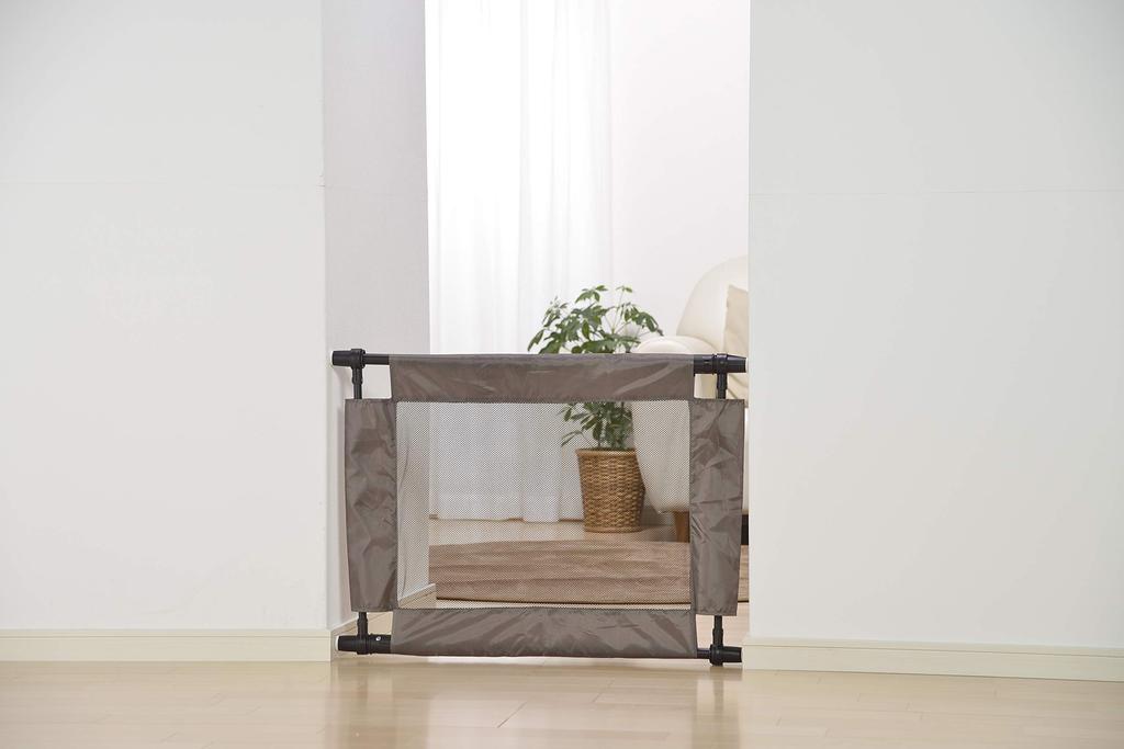 Ограждение Green Life Baby Gate Простая установка: просто поднимите его вверх. Размер S, ширина, высота 60 см, через которое легко перешагнуть взрослым. Коричневый (монтаж