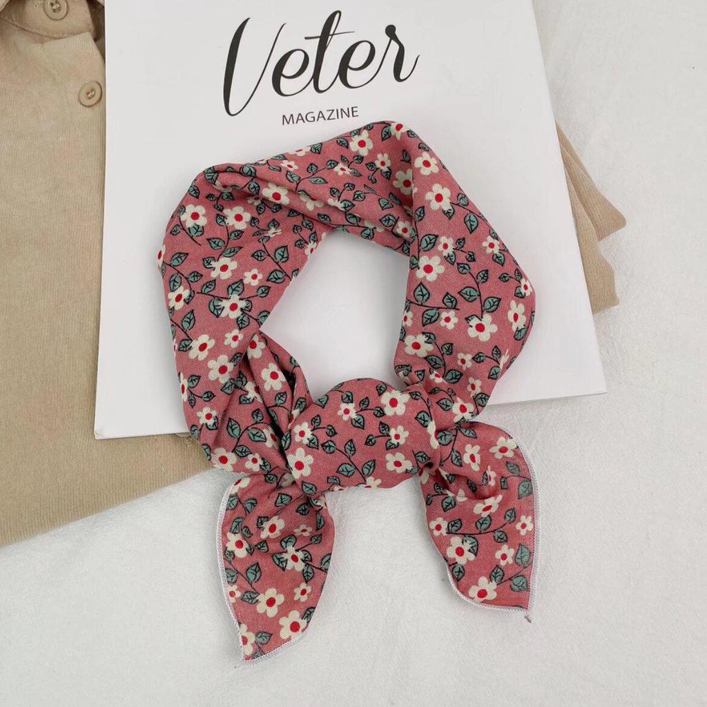 Retro Green Floral Small Silk Scarf - Korean Style Women's Versatile Autumn/Spring Accessory, Thin Square for Neck or Headband