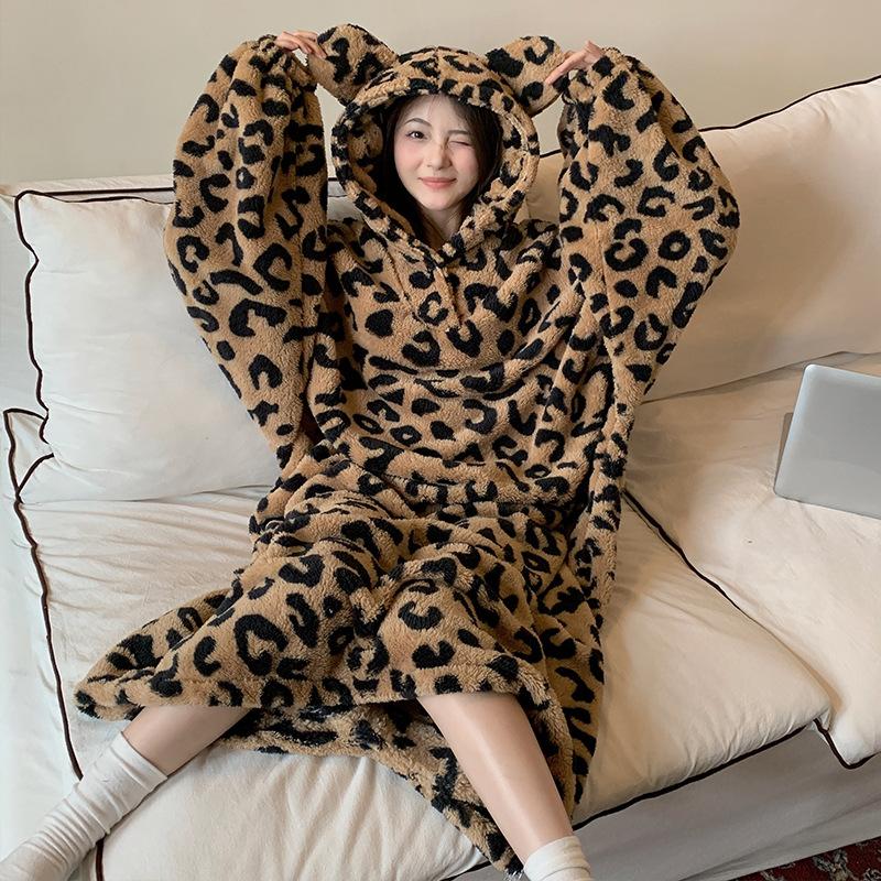 Oversize Hooded Nightdress Coral Fleece Nightwear Women's Plush Thickened Winter Sleepwear Loose Flannel Bathrobe Nightgown