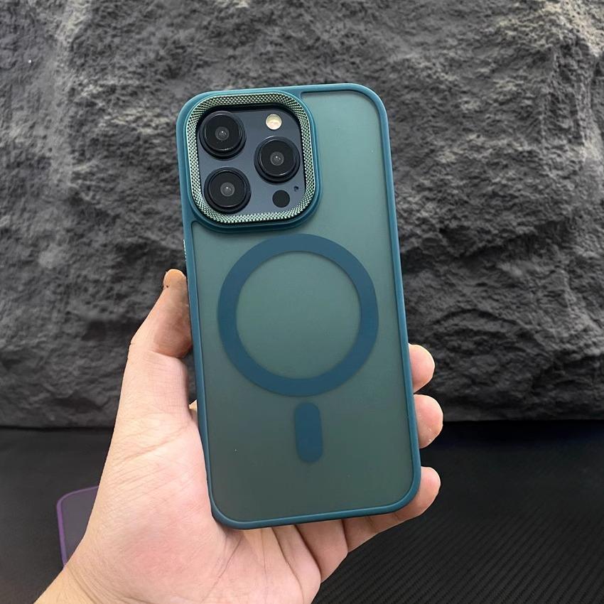 Подходит для Apple 16proMax Магнитный чехол для телефона Матовое ощущение кожи iPhone 15 Противоударный Кольцо для защиты линз 14 Чехол для защиты