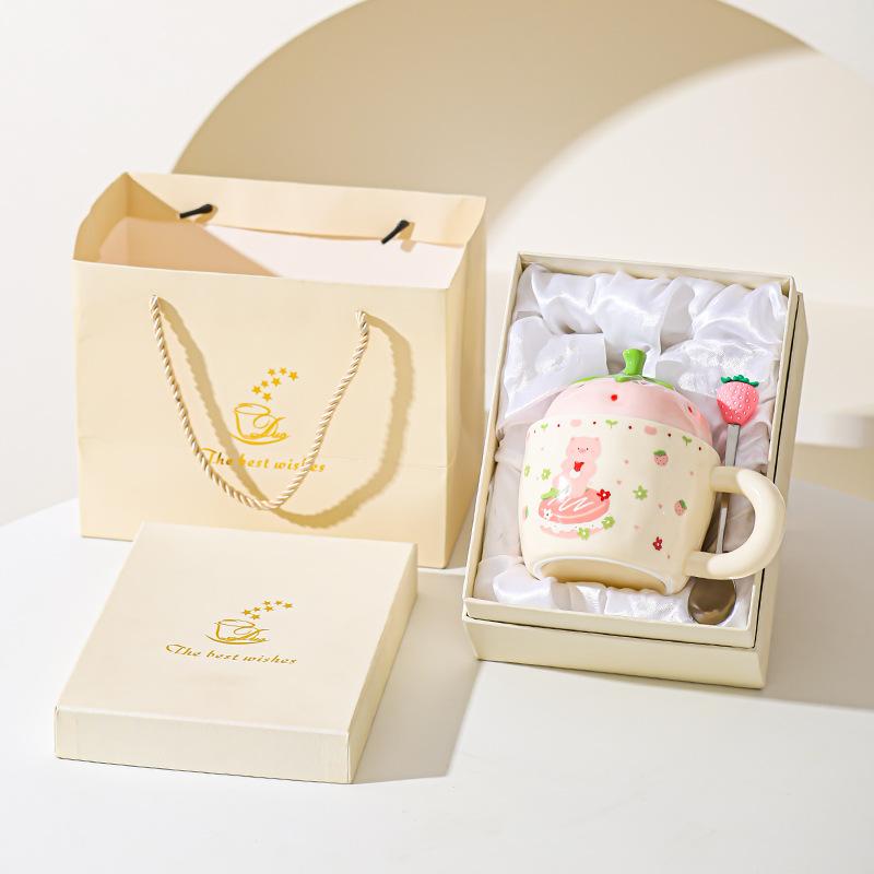 Керамическая чашка с крышкой «Клубничный медведь» для девочек, подарочная чашка для дома, кружка, высококачественная, для пары, для молока, для завтрака