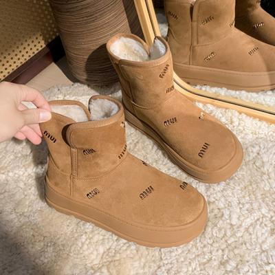 Ботинки на меховой платформе с мехом на плоской подошве из замши, теплые плюшевые хлопковые туфли, тренд зимы 2025 года, удобные прогулочные туфли, модные нескользящие ботинки женские