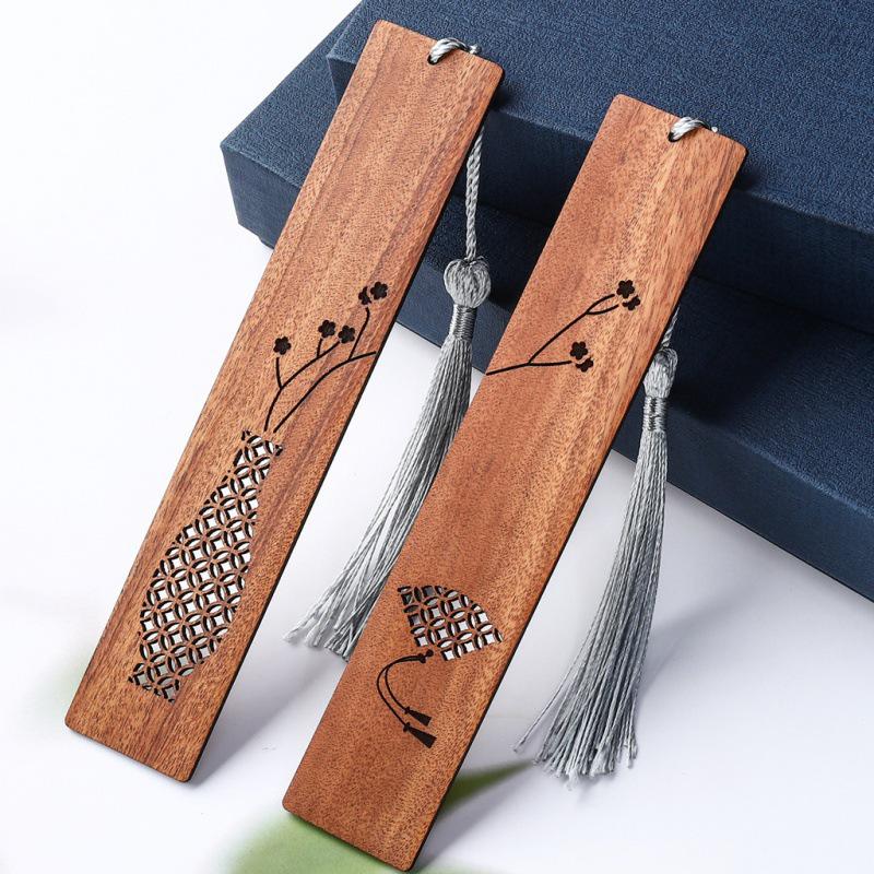 Sandalwood Hollow Acacia Bookmark - Literary Retro Solid Wood Gift Box Edition.