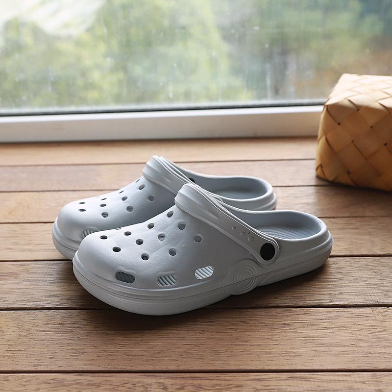 New Couple Hole Shoes Men's Soft Sole Non-slip Hollow Cool Slippers Garden Shoes Women's Seaside Beach Casual Foam Drag