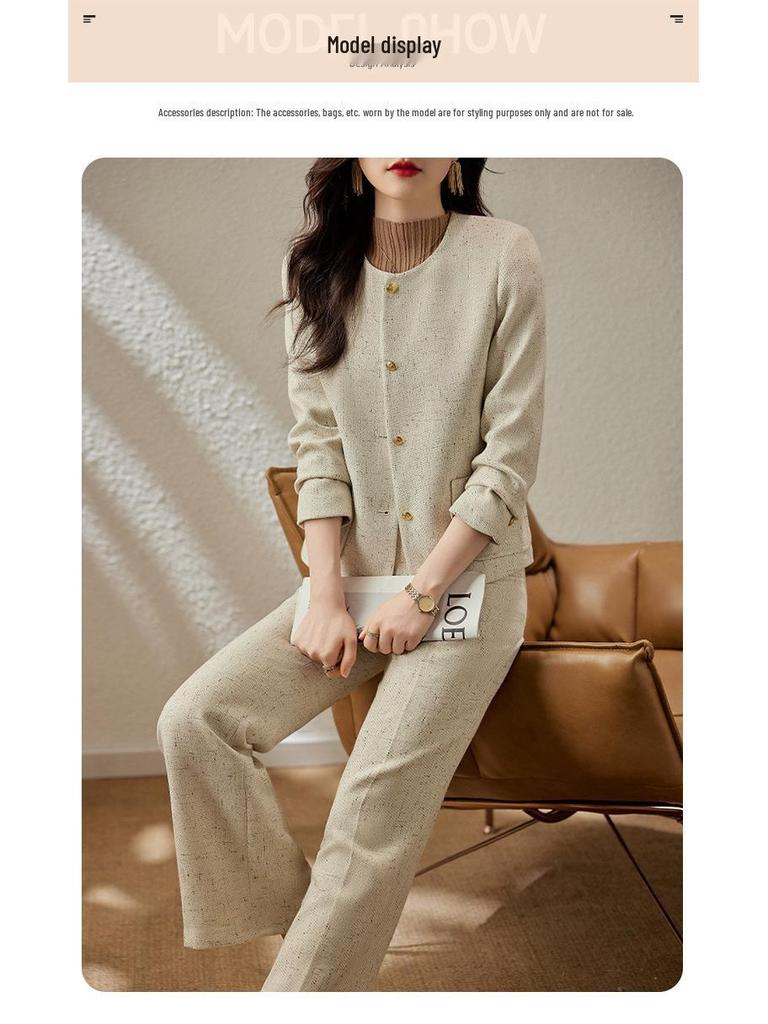 Женский универсальный костюм-двойка приталенного кроя Весна 2024 - Круглый вырез, Высококлассная офисная мода с ноткой элегантности.