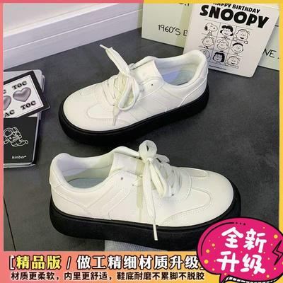 Платформенные белые женские туфли 2025 весна новые популярные нишевые универсальные увеличивающие рост повседневные спортивные кеды на доске тренд