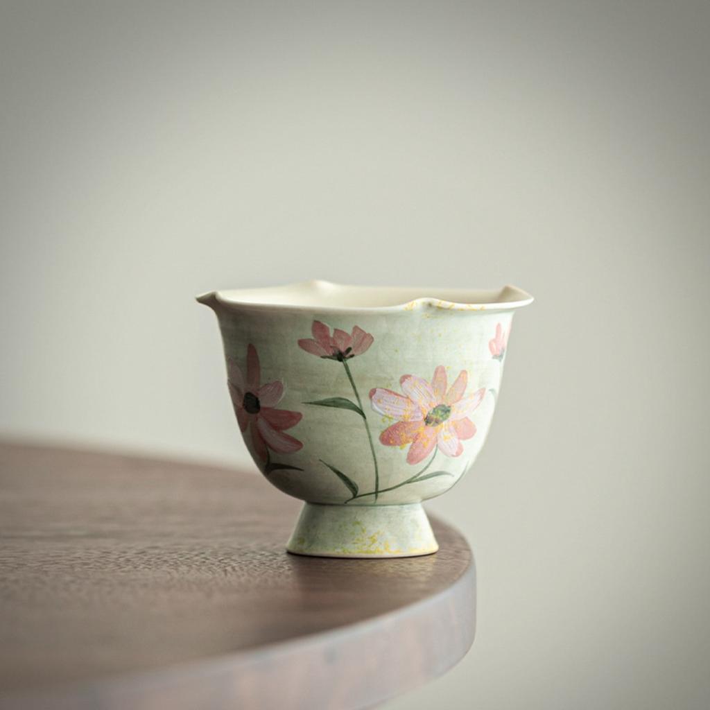 Hand Painted Daisy Tea Cup High Quality Porcelain Tea Set for Women Afternoon Tea Personal Use