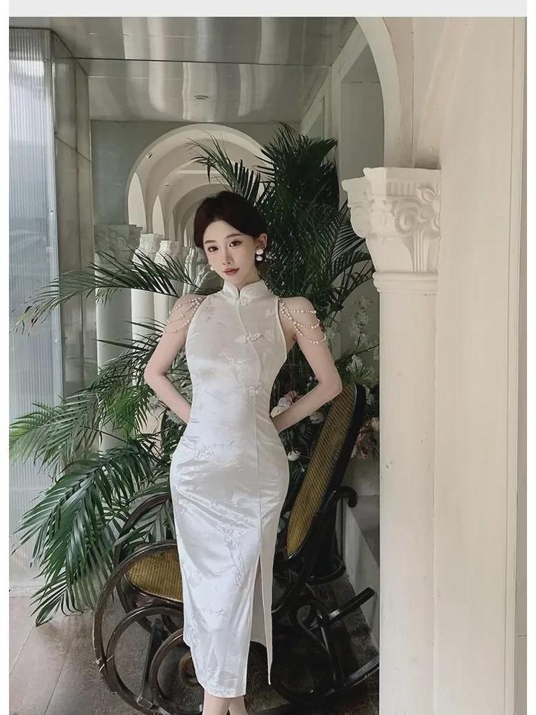 Женское бархатное платье-чеонгсам с жемчужной отделкой 2024 года