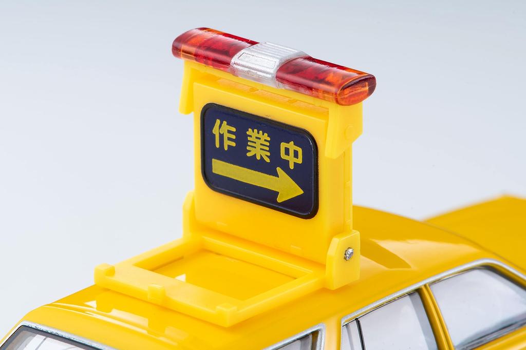 Tomica Limited Vintage Neo Nissan Cedric Van Road Patrol Car Готовый продукт 1/64 LV-N306a