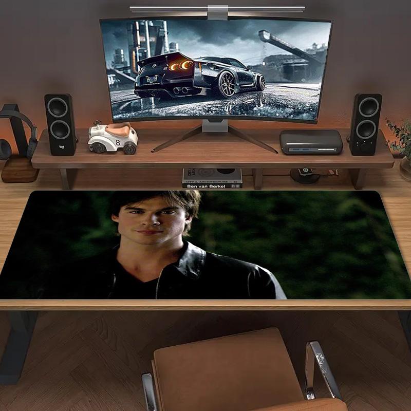Большой коврик для мыши Damon Salvatore Большой игровой коврик для стола Нескользящий Большой коврик для мыши для ноутбука и планшета XXL Коврик Игровой коврик для мини-ПК С заблокированным краем