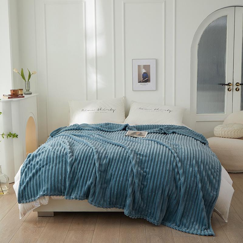 Роскошное толстое молочное бархатное одеяло из шерсти в широкий рубчик, осенне-зимнее толстое одеяло для детского сада и офисное одеяло для сна
