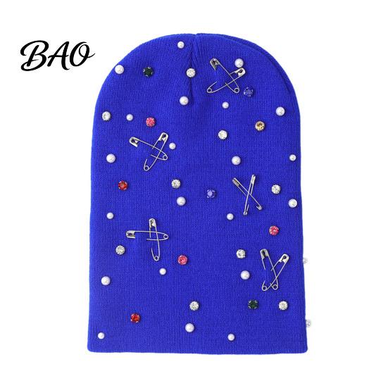 Street Fashion Skull Cap Colorful Rhinestone Knitted Hat, Faux Pearl Safety Pin Punk Knit Casual Outdoor Daily Hat Bling Winter Warm Hip Hop for Women