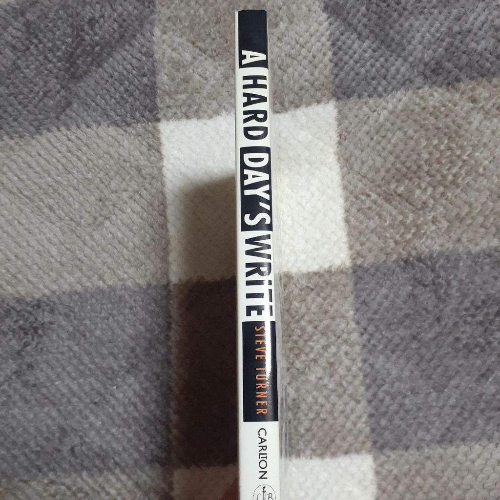 [ИСПОЛЬЗОВАННЫЙ] Непрочитанная книга на английском языке A HARD DAY'S WRITE Beatles