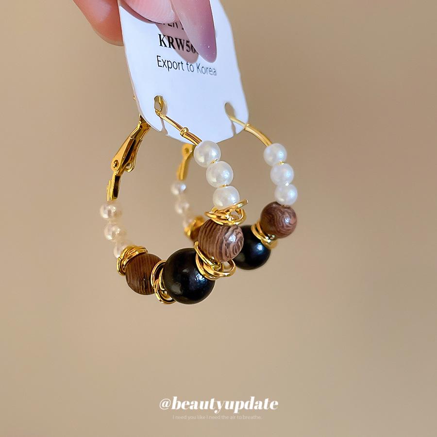 Серебряные обручи с искусственным жемчугом и деревянными бусинами - Осенне-зимние высококлассные нишевые серьги для женщин