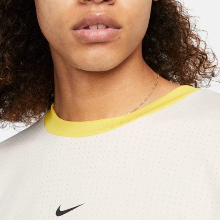 Nike Футболки Мужские Яркий Серно-Желтый Круглый Вырез Умеренный Прямой Крой DM6709-104