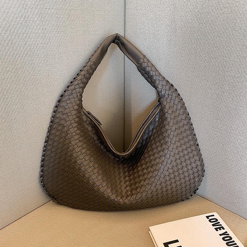 French Sense Woven Bag Women's Atmosphere Versatile Shoulder Underarm Bag Niche Portable Tote Bag