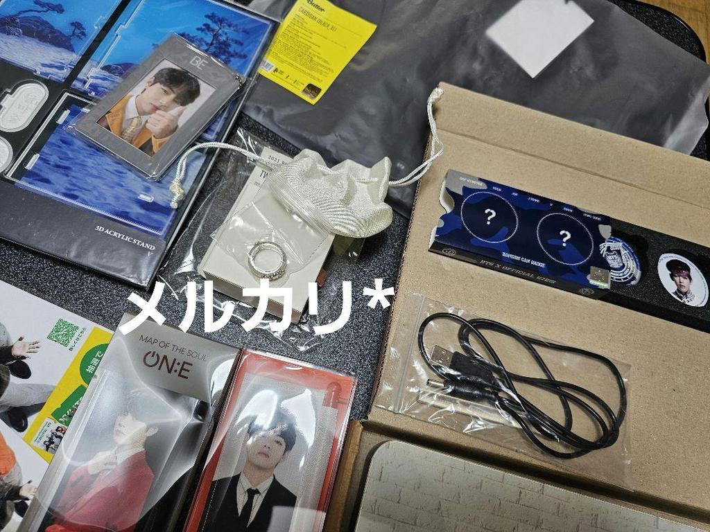 [USED] BTS Photo Cards, Trading Cards, Acrylic Stands, Badges, Flags