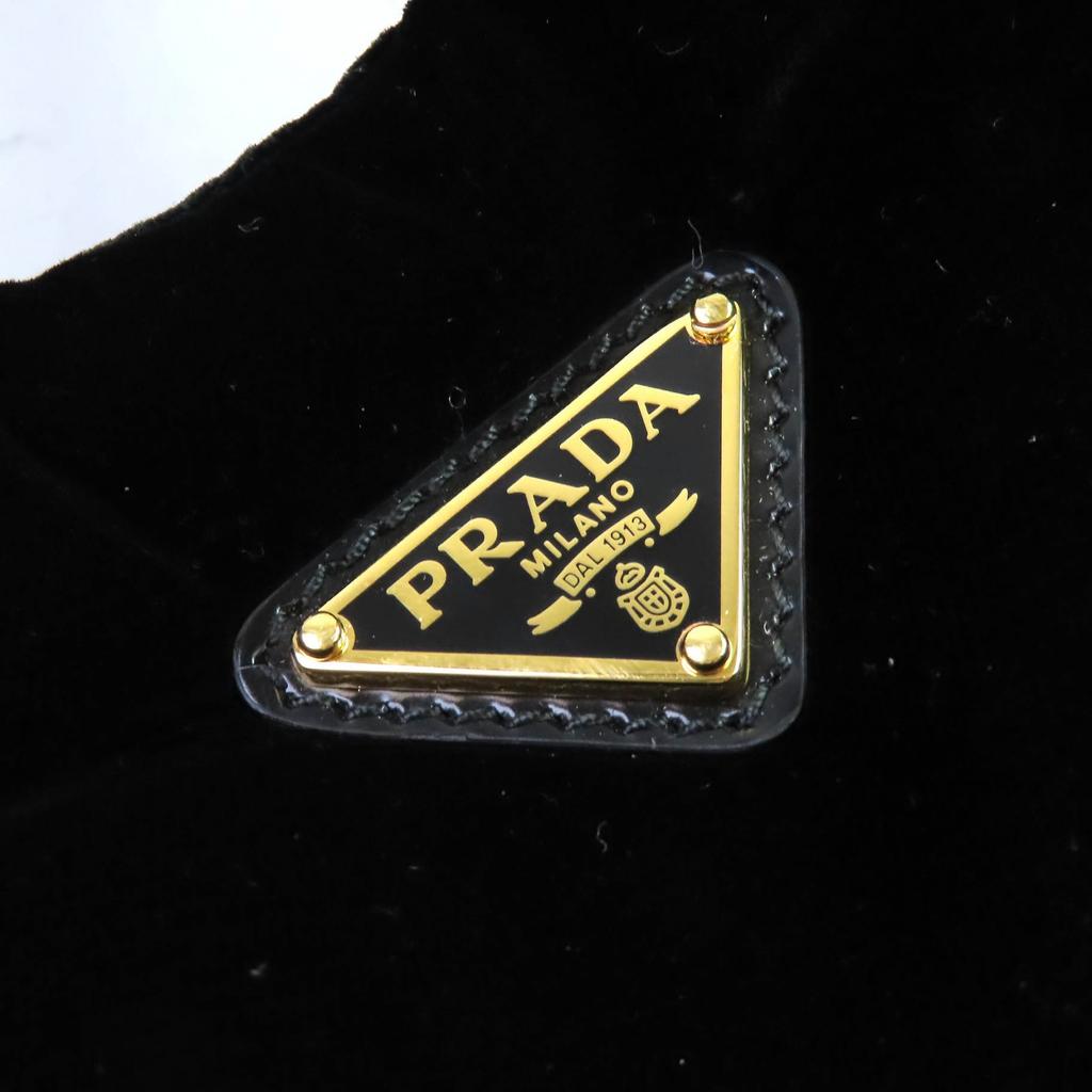 Prada Сумка на плечо Мини-сумочка из стеганого бархата с треугольным логотипом, 2-в-1 1BA410 Б/у